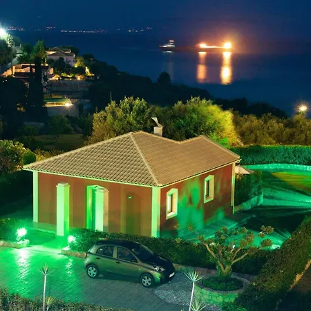 Villa Trapezaki Bay *